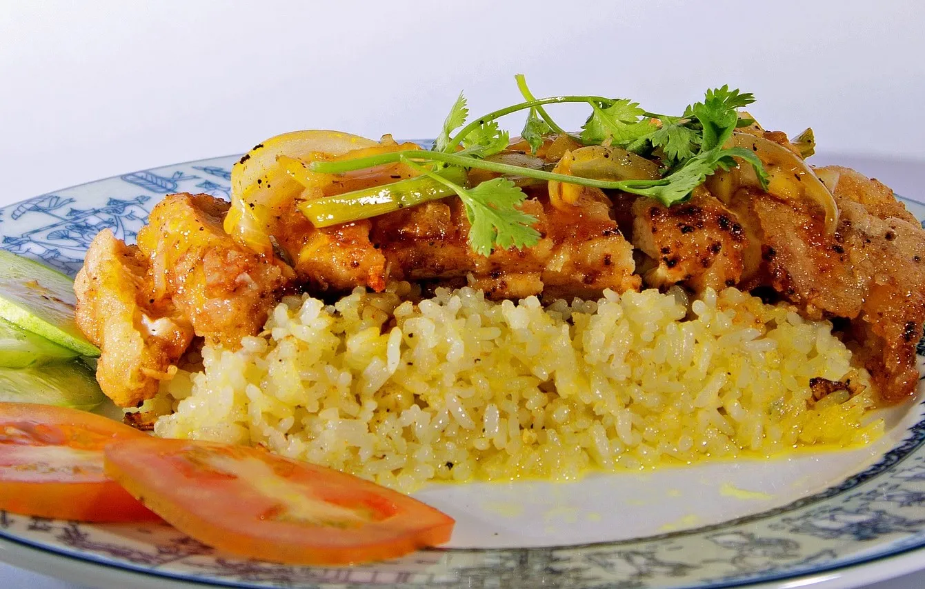Plate of com ga
