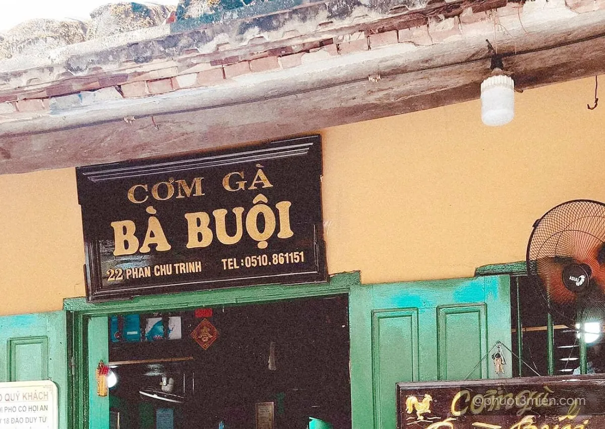 quán cơm gà bà Buội