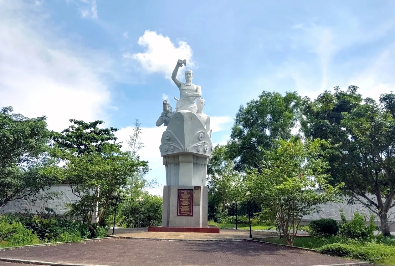 Di tích lịch sử Bến Vàm Lũng