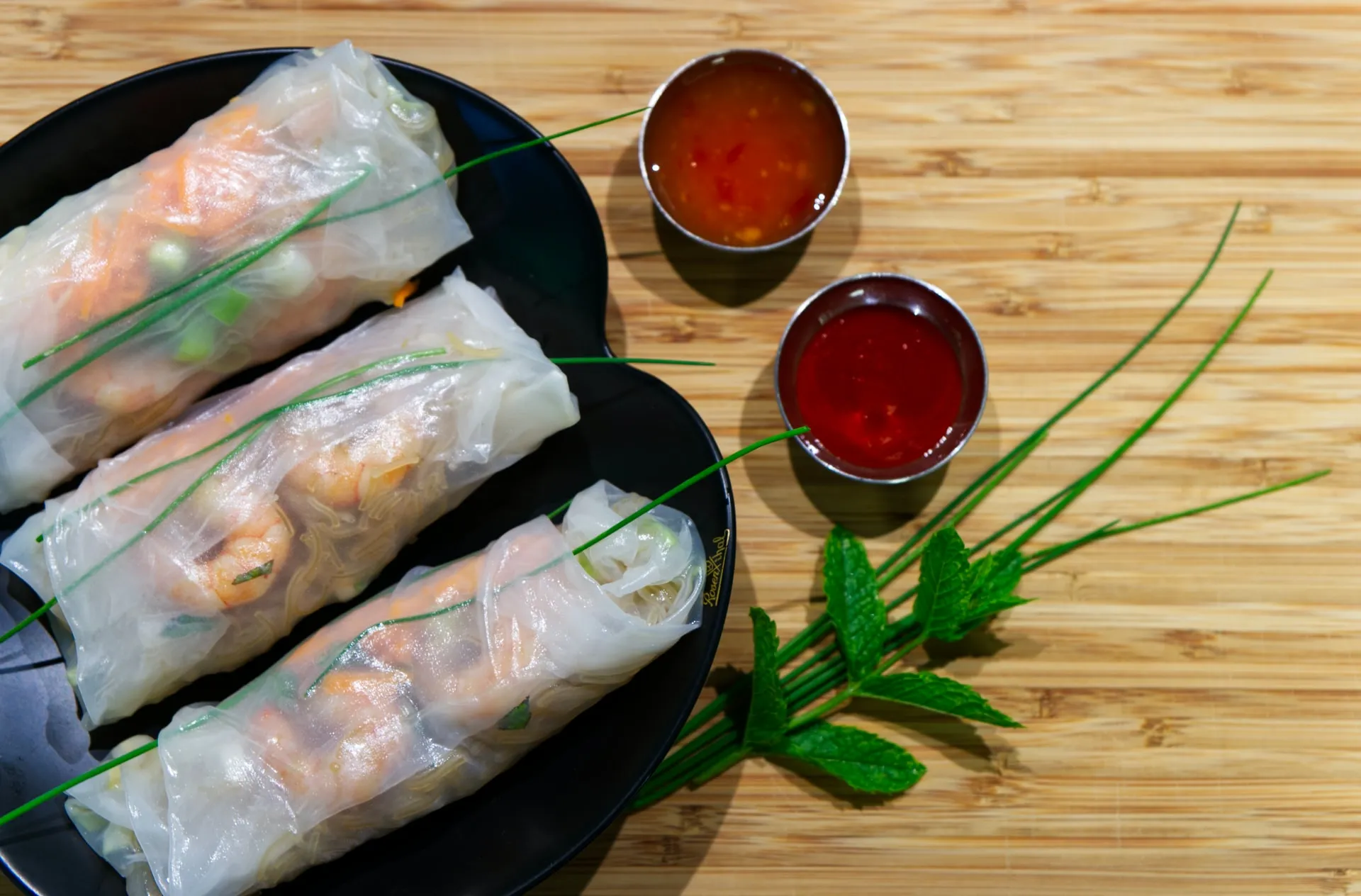 3 roles of goi cuon with dipping sauce