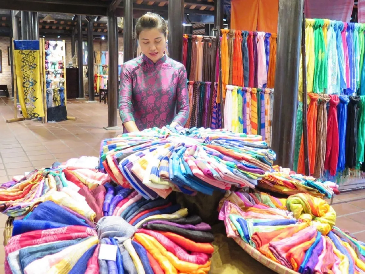 làng dệt tơ lụa Mã Châu