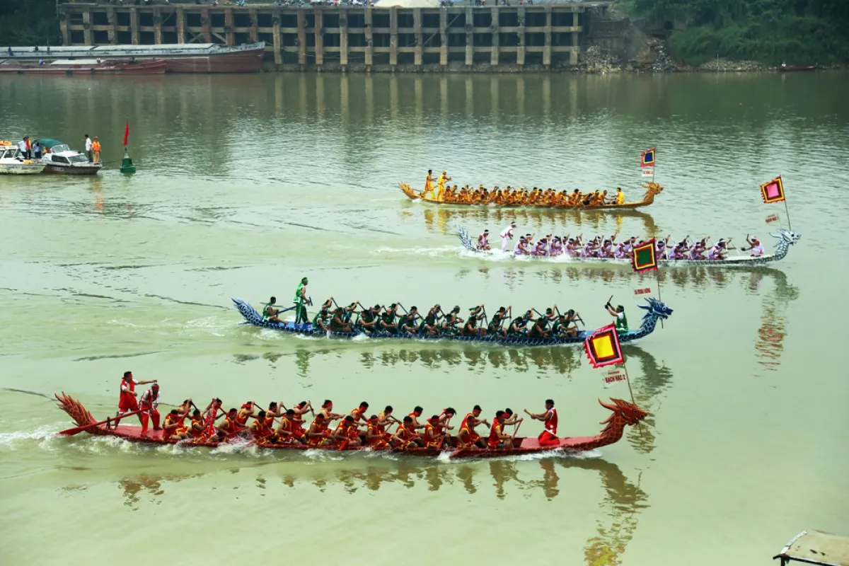 Lễ hội bơi chải Tứ Yên Vĩnh Phúc