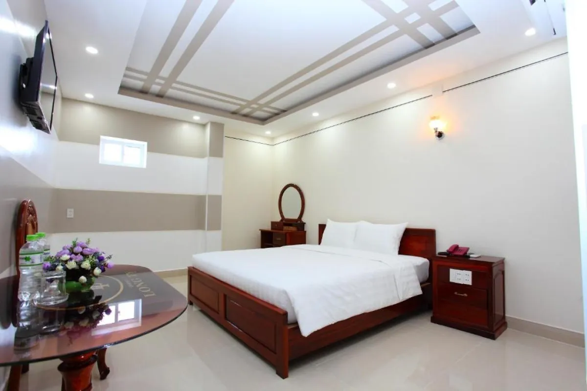 Khách sạn Long Tỵ