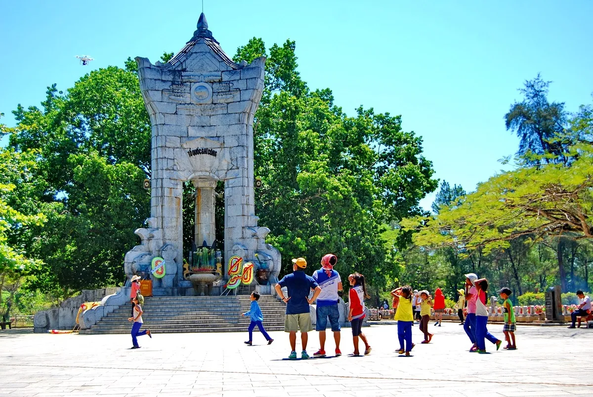 nghĩa trang liệt sĩ Trường Sơn
