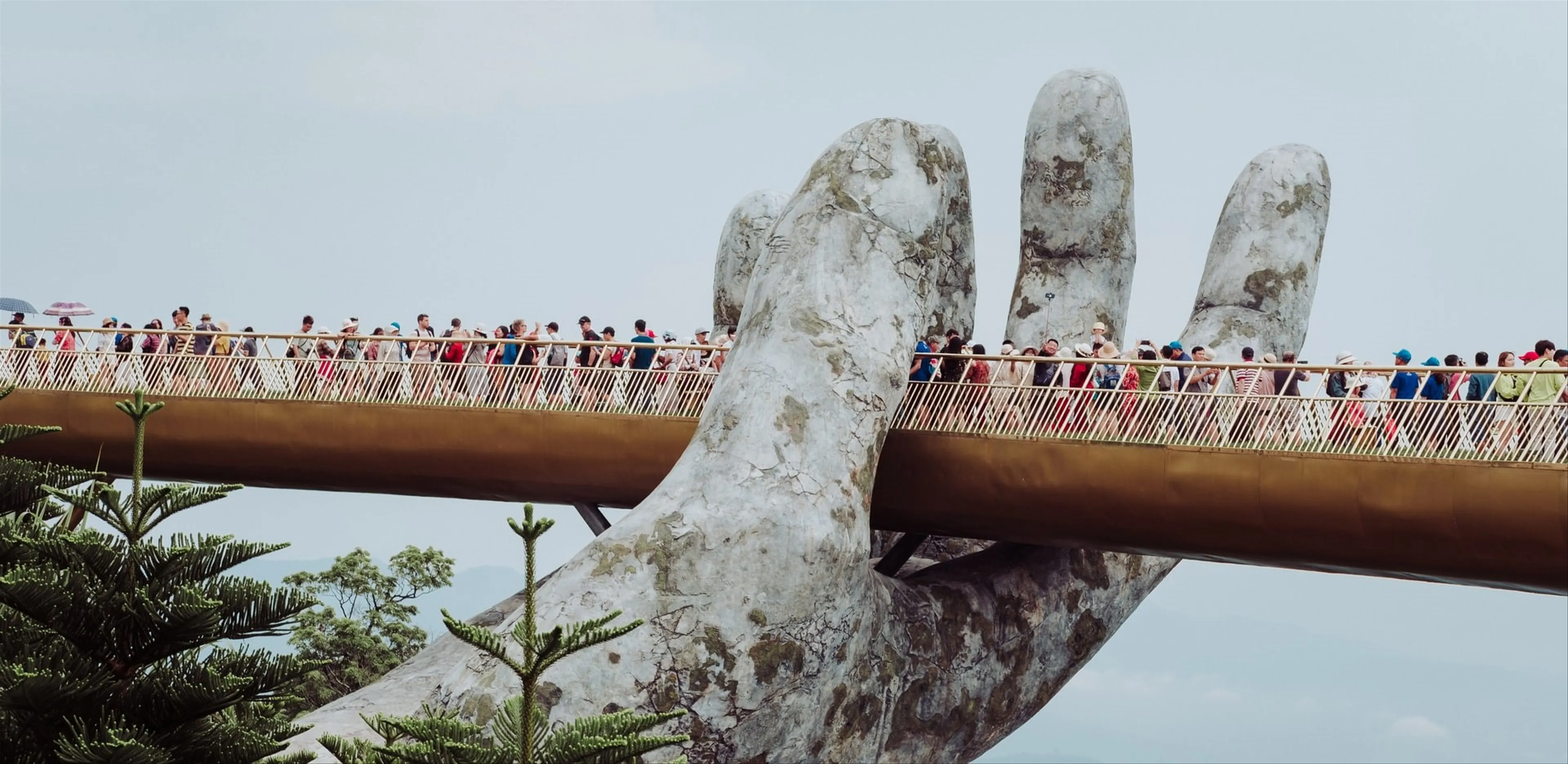 Explore The Golden Bridge of Da Nang, Vietnam