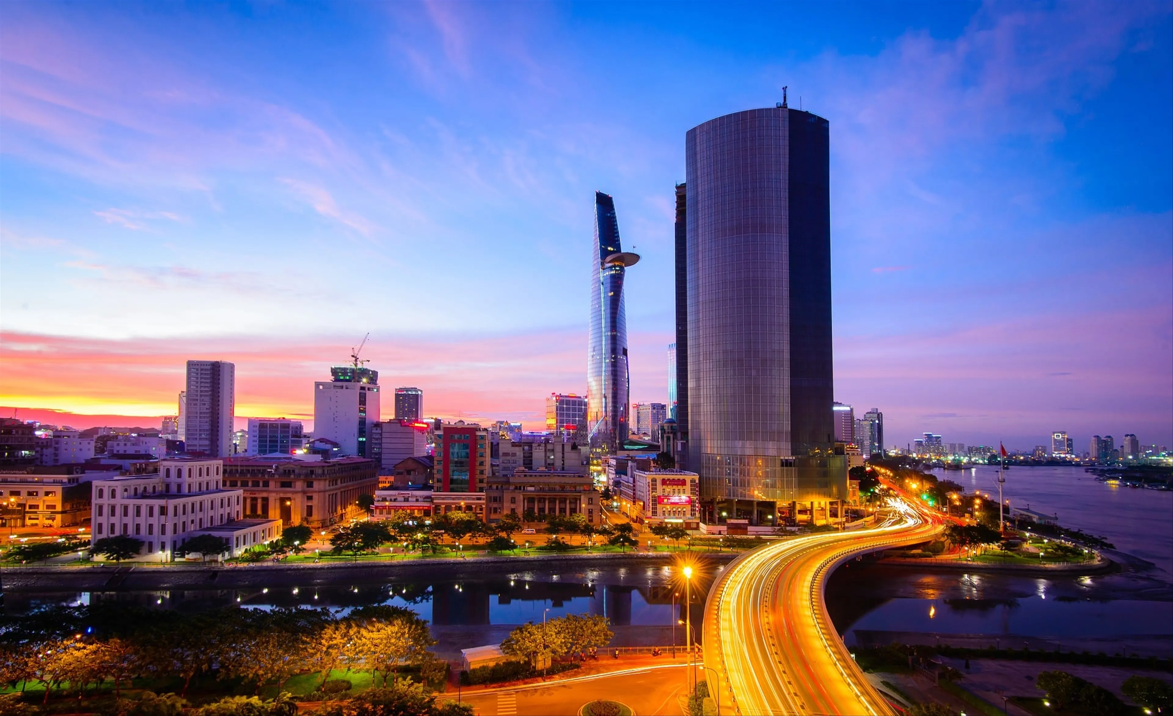 How to Travel From Thailand to Vietnam