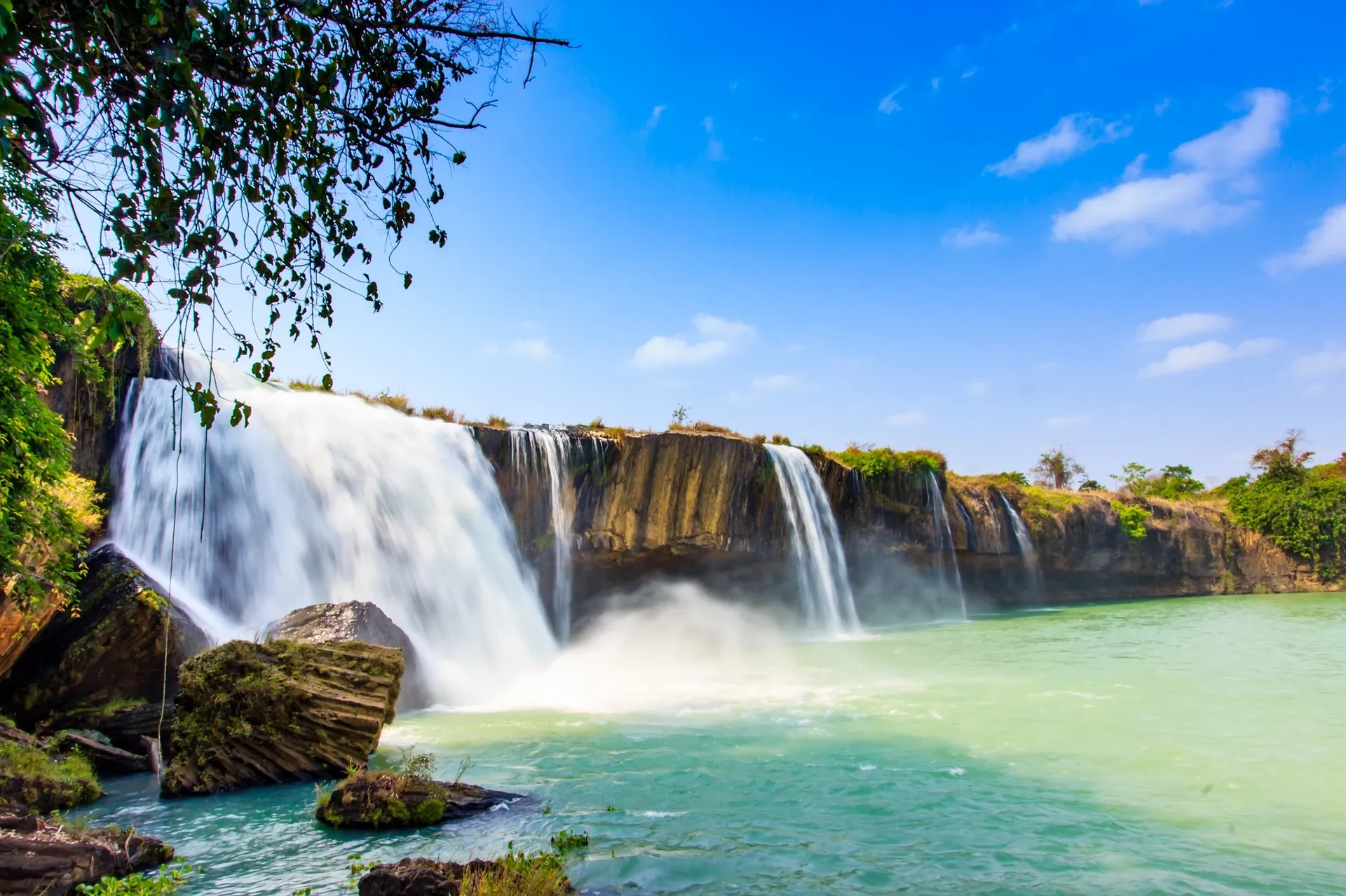 View of Dray Nur Waterfall