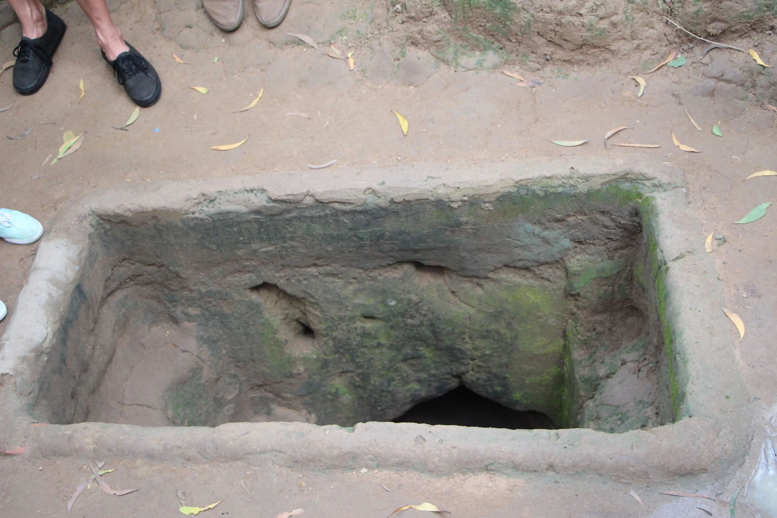 entrance to the cu chi tunnels