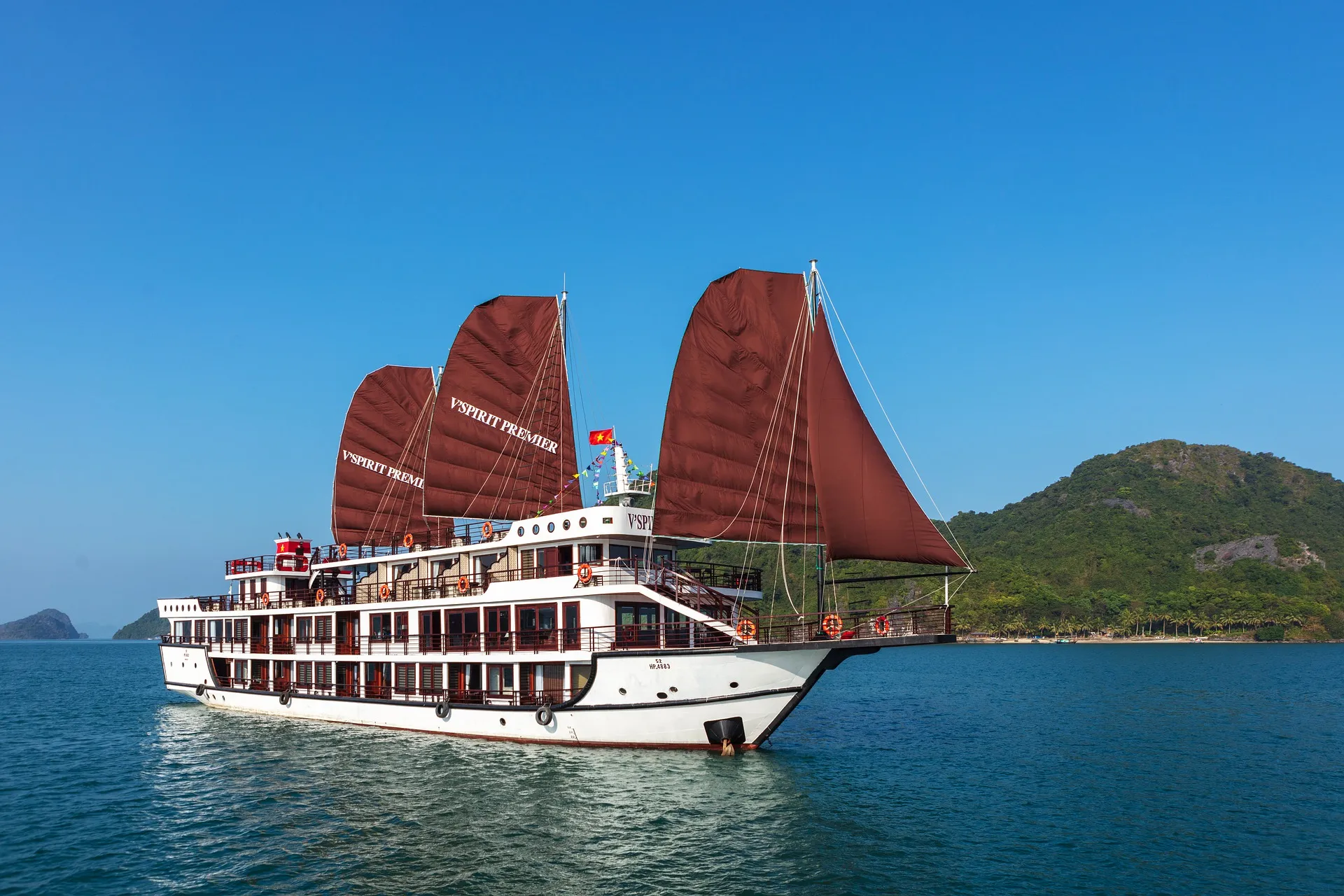 Cruise ship