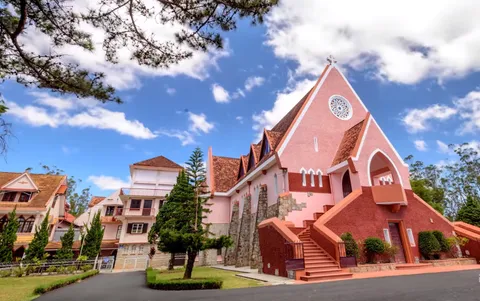 Nhà thờ Domaine De Marie Đà Lạt
