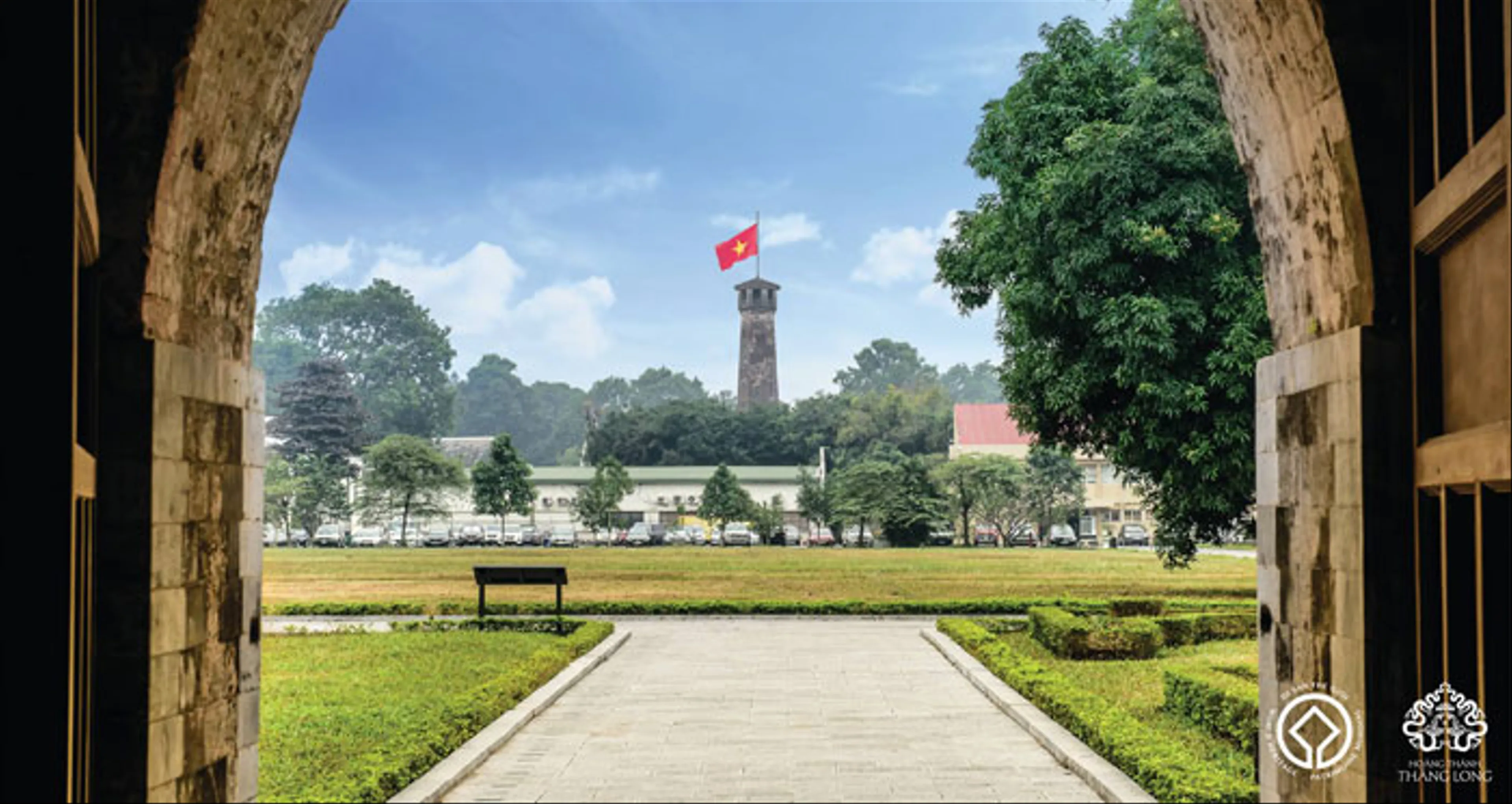 Tham quan Cột cờ Hà Nội - Biểu tượng lịch sử hào hùng của thủ đô Hà Nội