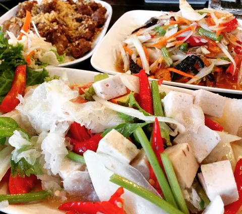 Gỏi yum moo yor