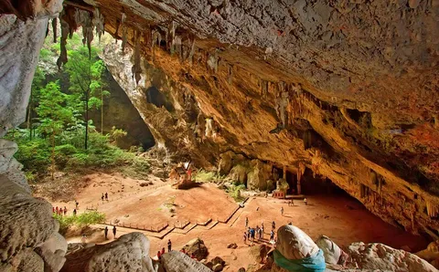 Hang động Phraya Nakhon
