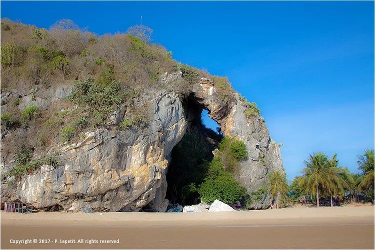 Khao Kalok, điểm tham quan không thể bỏ qua ở Prachuap Khiri Khan