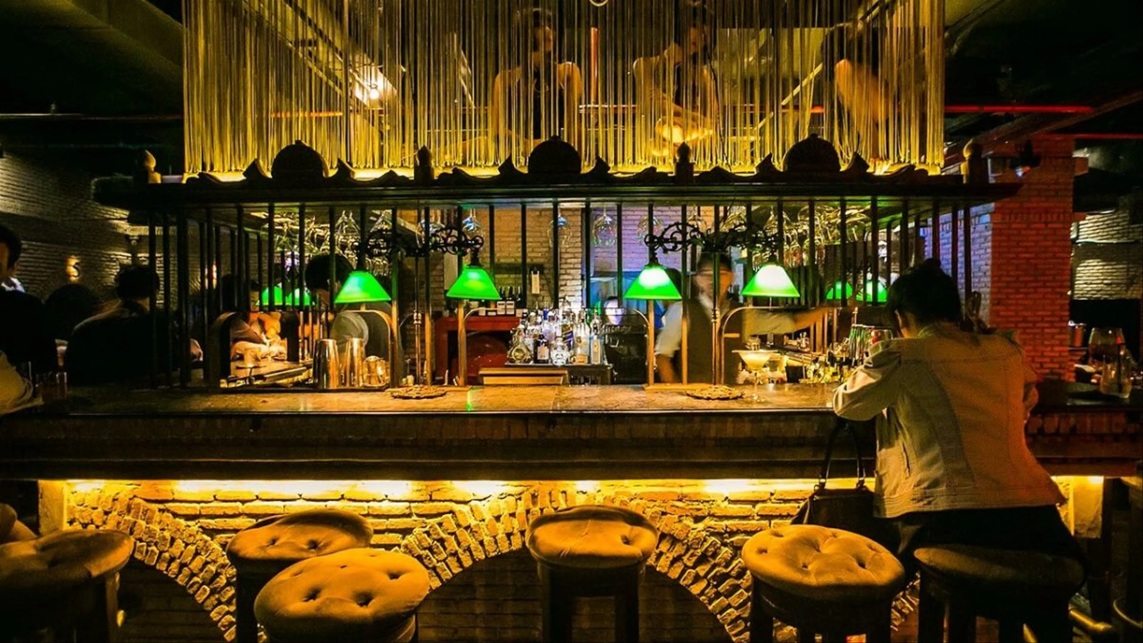 Top 5 quán bar độc đáo ở Bangkok 2022