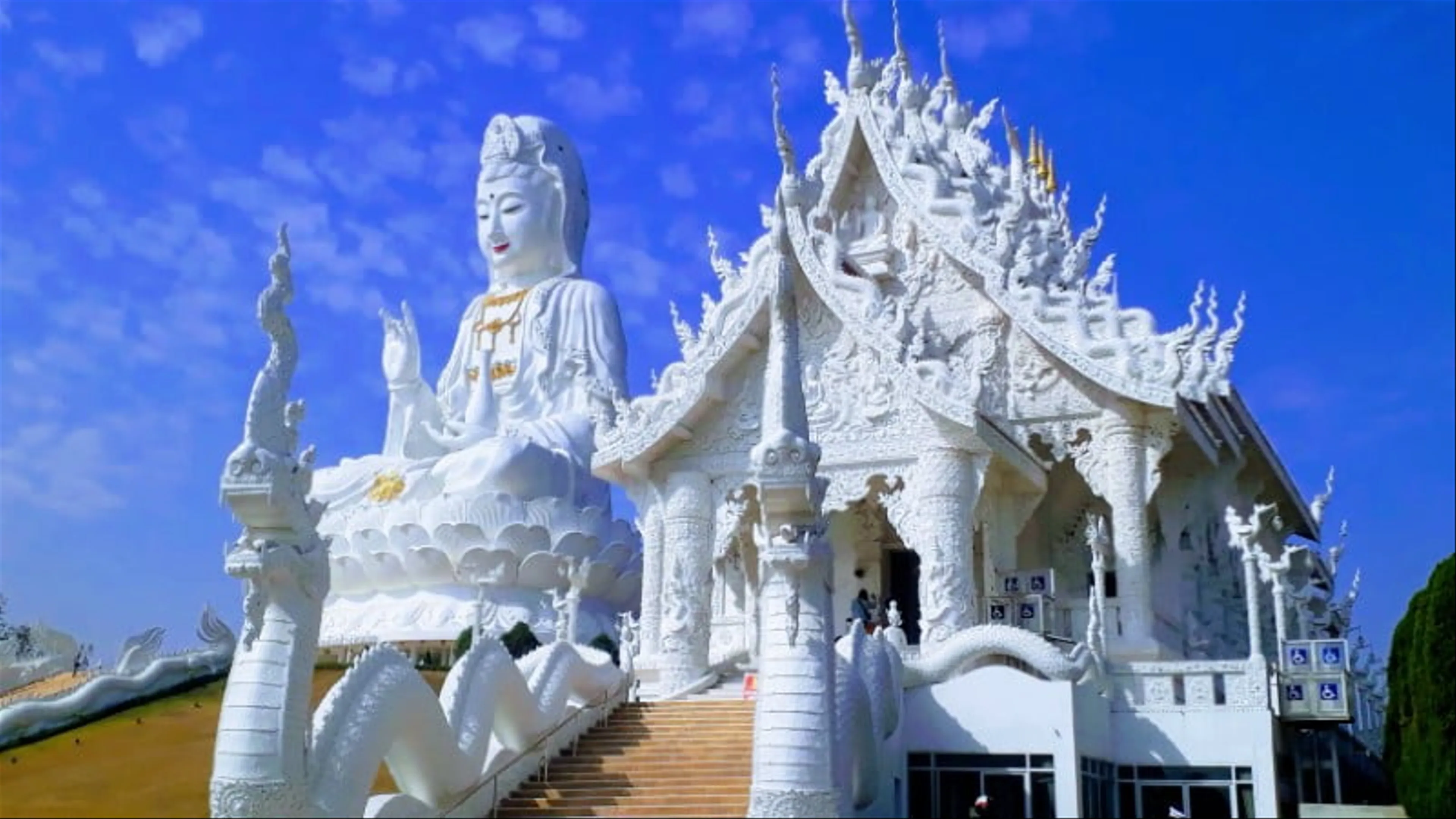 Wat Huay Pla Kang