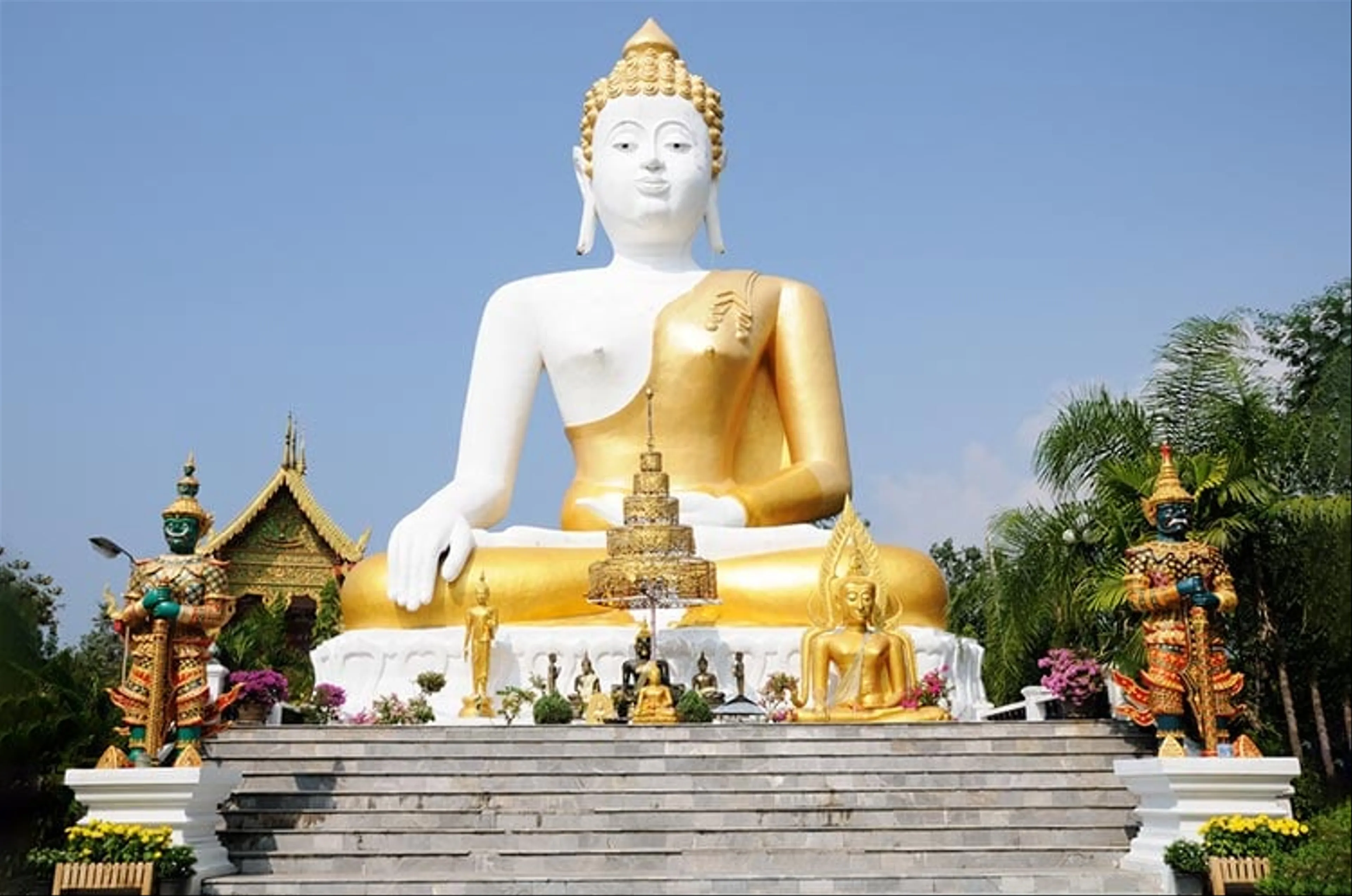 Wat Phrathat Doi Kham