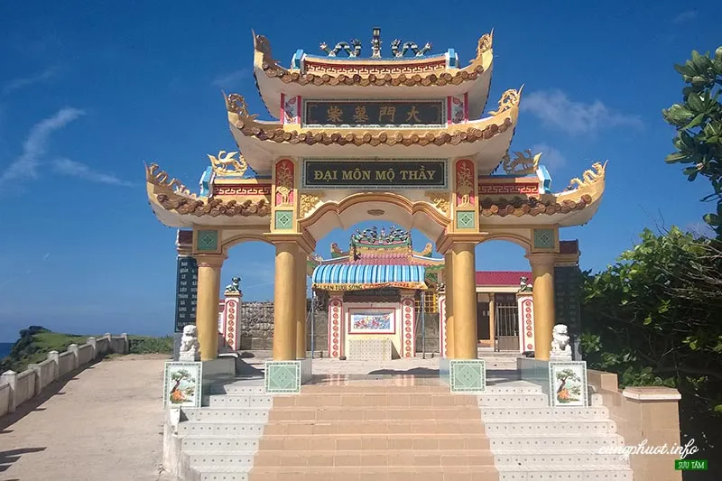 Khu di tích Mộ Thầy