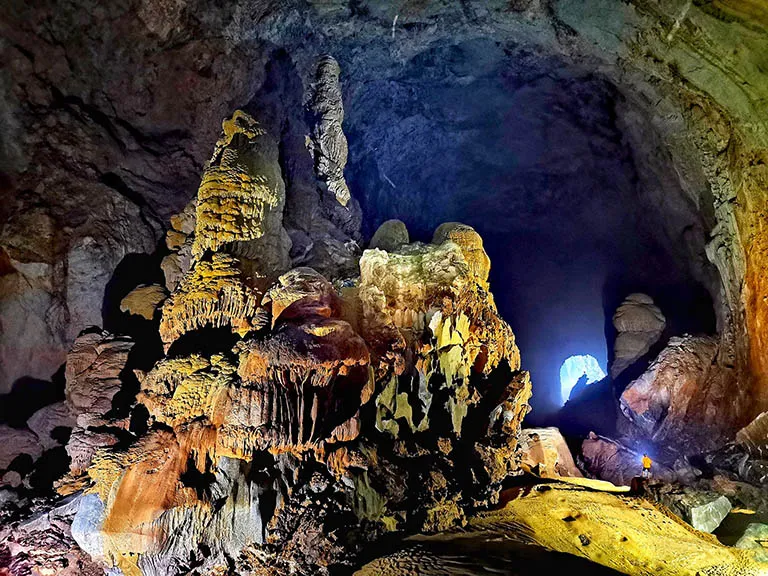 Hình ảnh nhũ đá trong hang Sơn Đòong