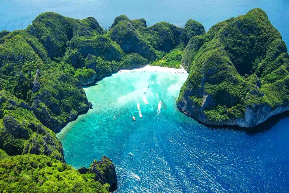 Koh Phi Phi nước biển xanh như ngọc