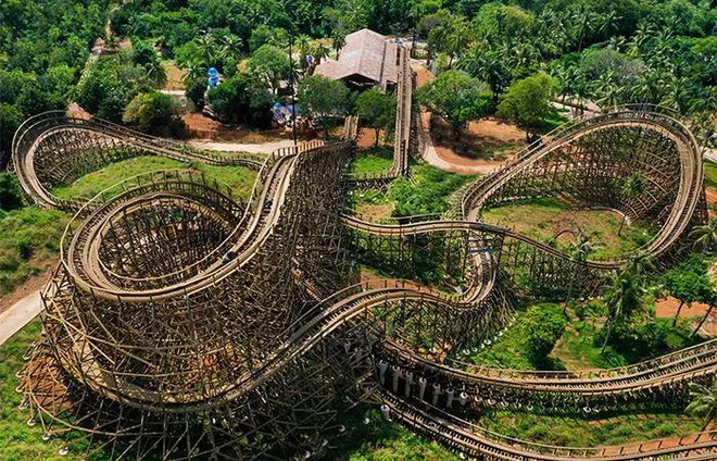 Trò chơi “Mộc xà thịnh nộ" tại Sun World Hon Thom Nature Park