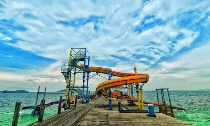 Khu vực cầu trượt ở Rawa Island Resort
