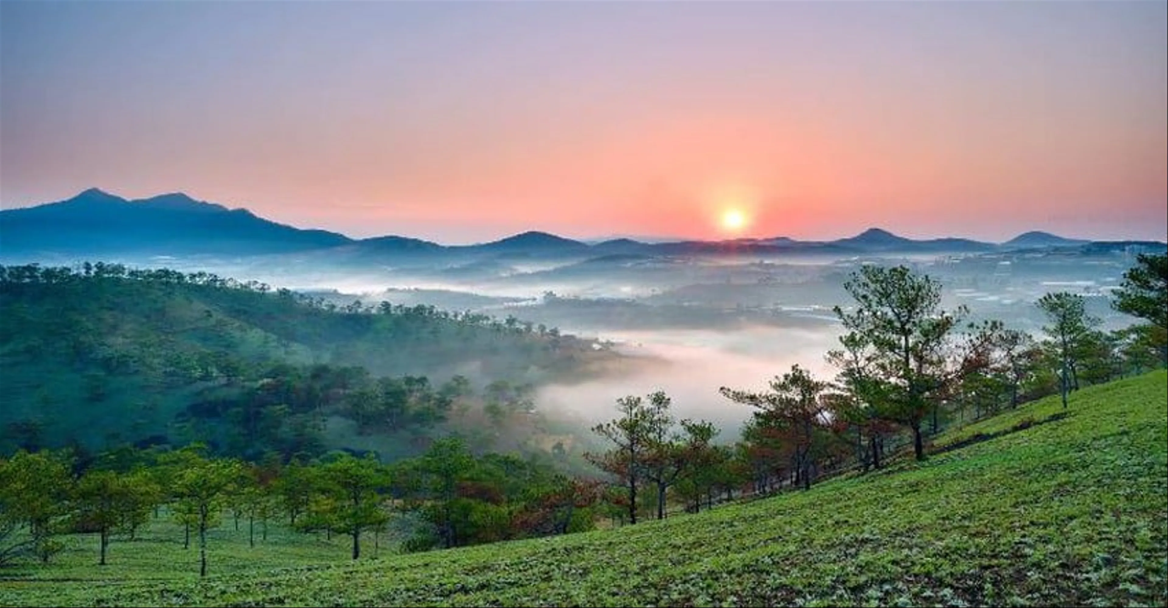 Tour Da Lat 4N3D | Da Lat - Que Garden - Bobla Waterfall - Kim Ngan Hills Tourist Area - Me Linh Coffee