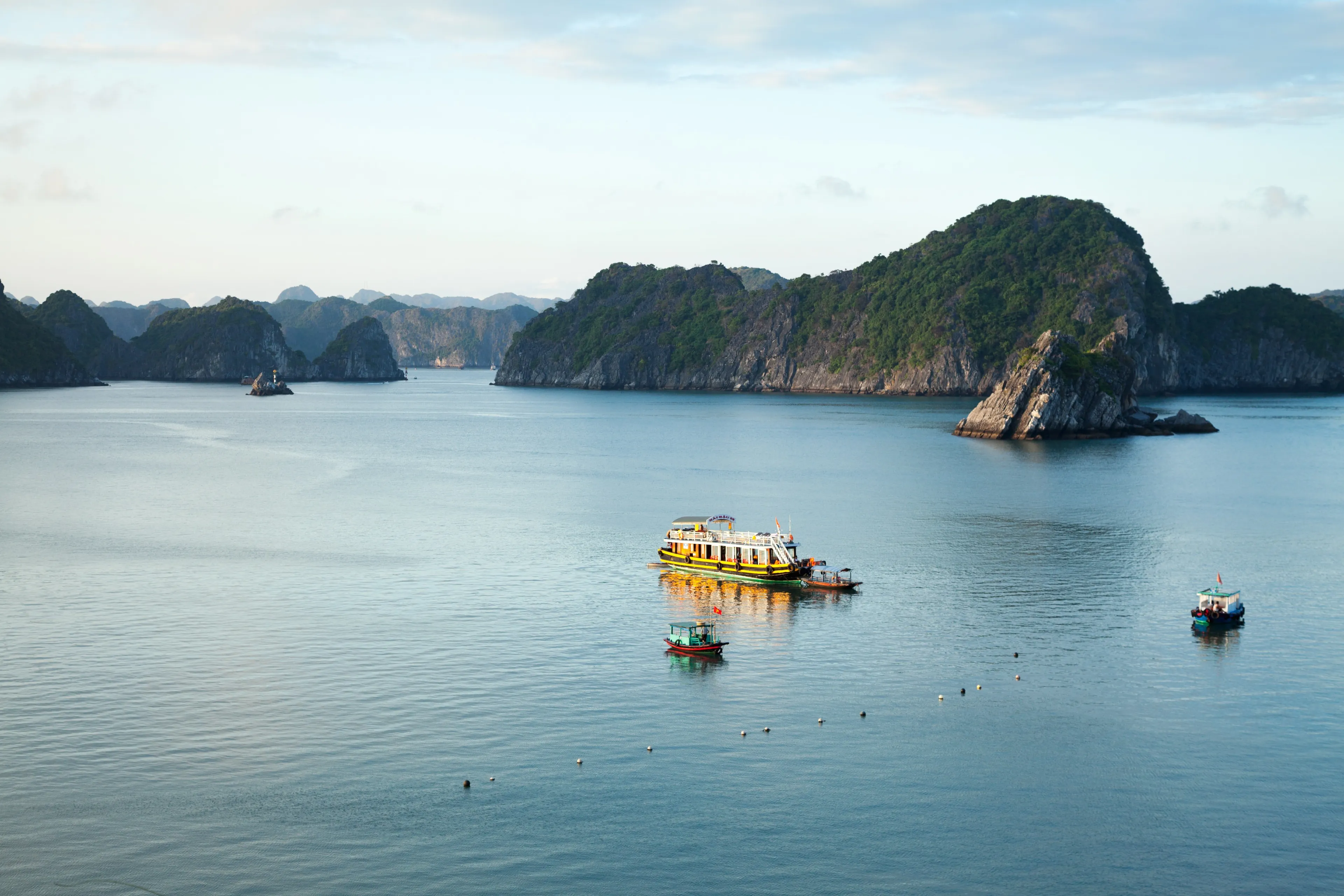 Ha Long Bay – Lan Ha Bay – Cat Ba Island – Tam Coc 4d3n