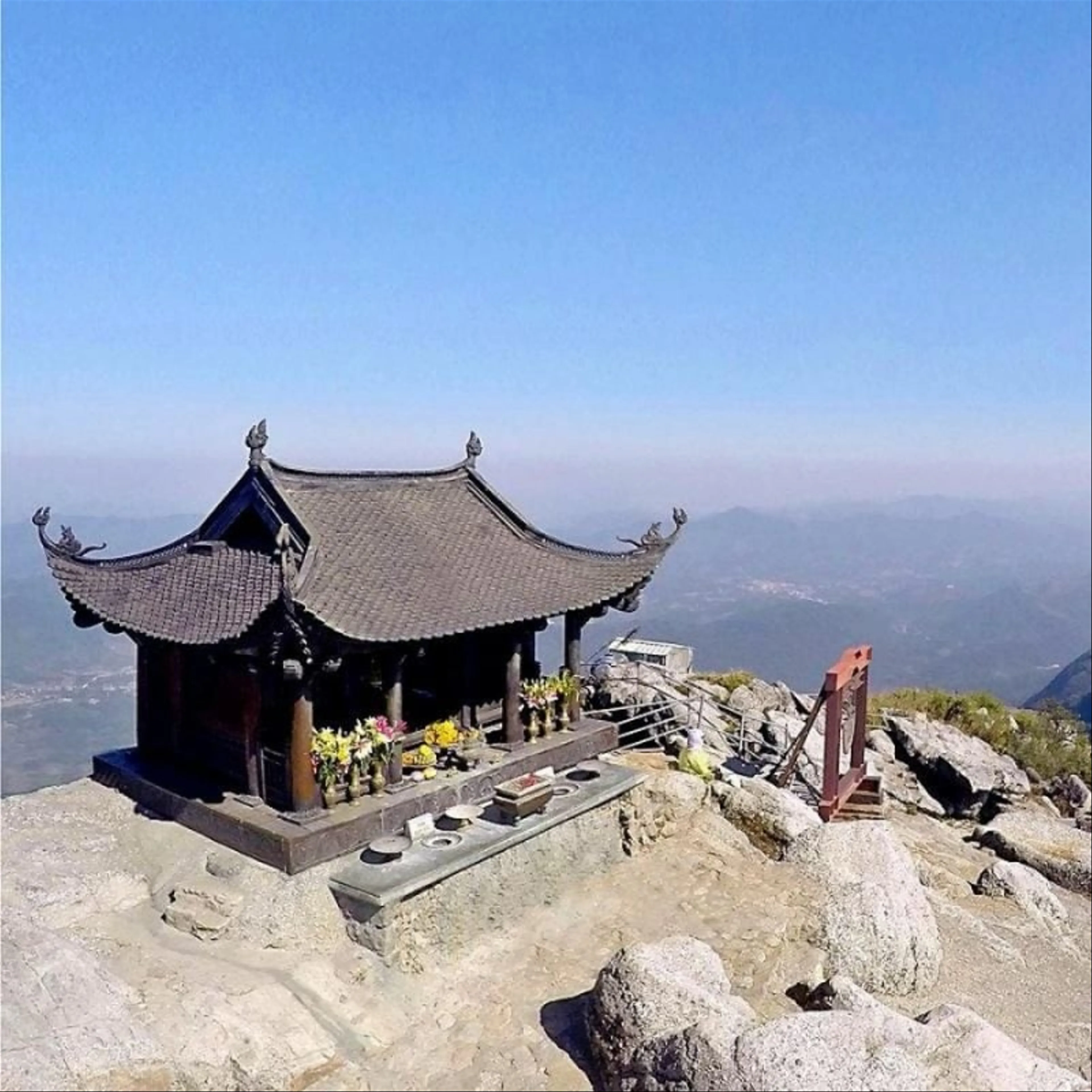 Hạ Long - Yên Tử 2N1D (KS 3 Sao Bãi Cháy)