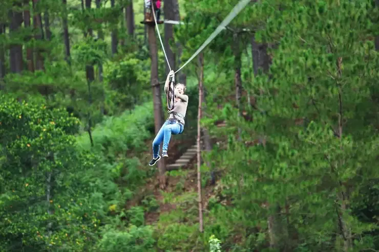 Khu trò chơi mạnh hiểm High – Rope Course