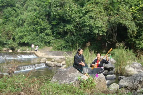 Là nơi sinh sống của nhiều người dân tộc thiểu số