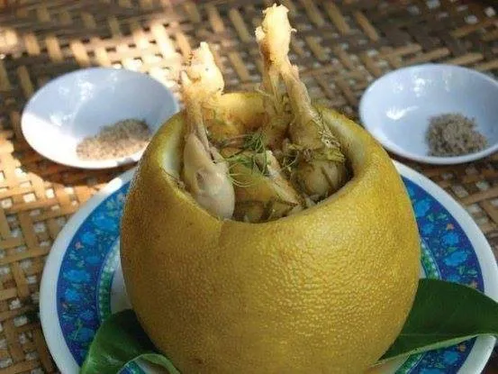 Món gà hấp bưởi