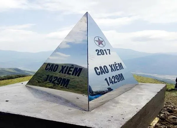 Đỉnh Cao Xiêm - nóc nhà của Quảng Ninh