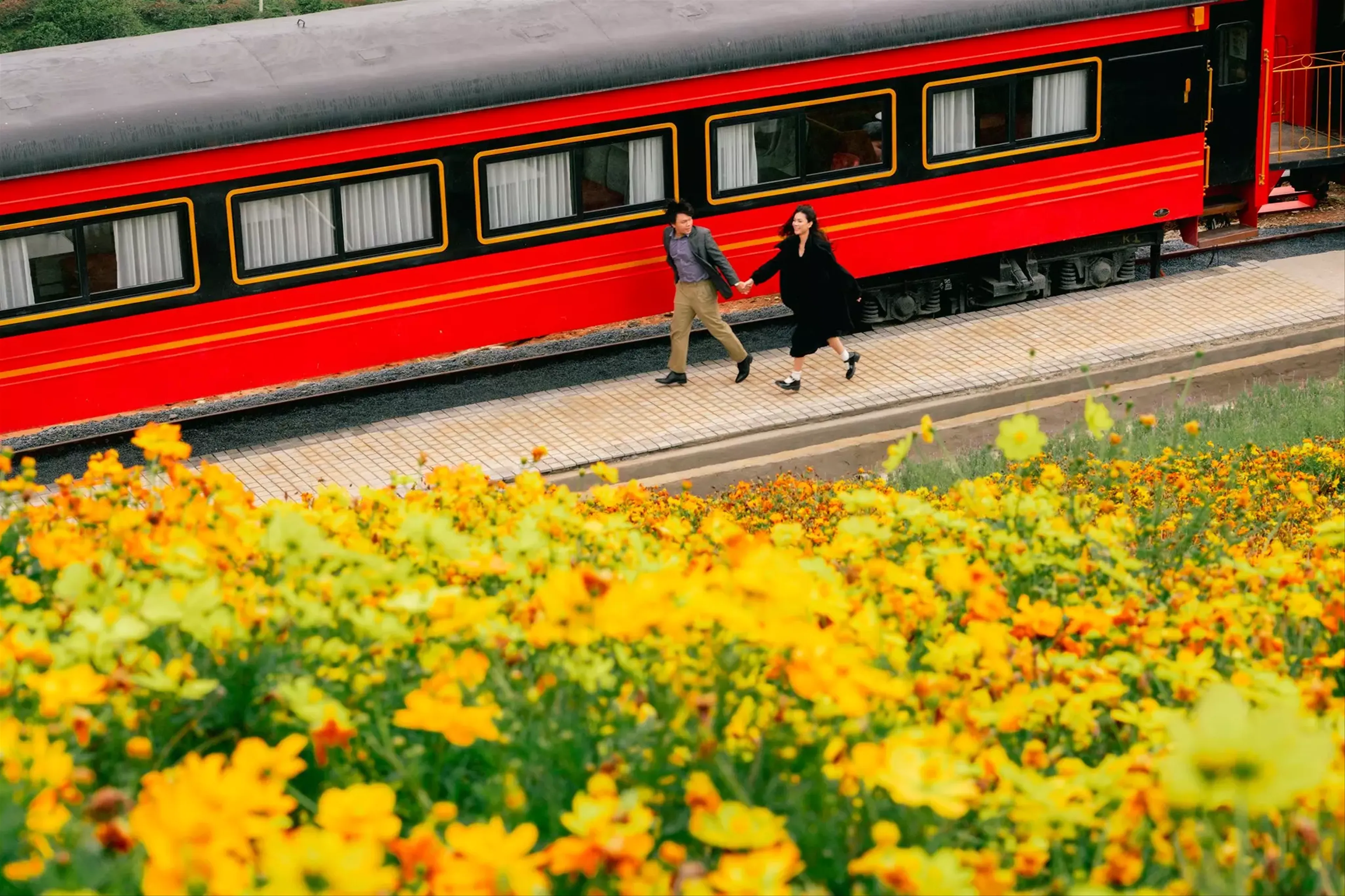 Du lịch Lâm Đồng: Check in quán cà phê tàu hỏa độc lạ ở Đà Lạt