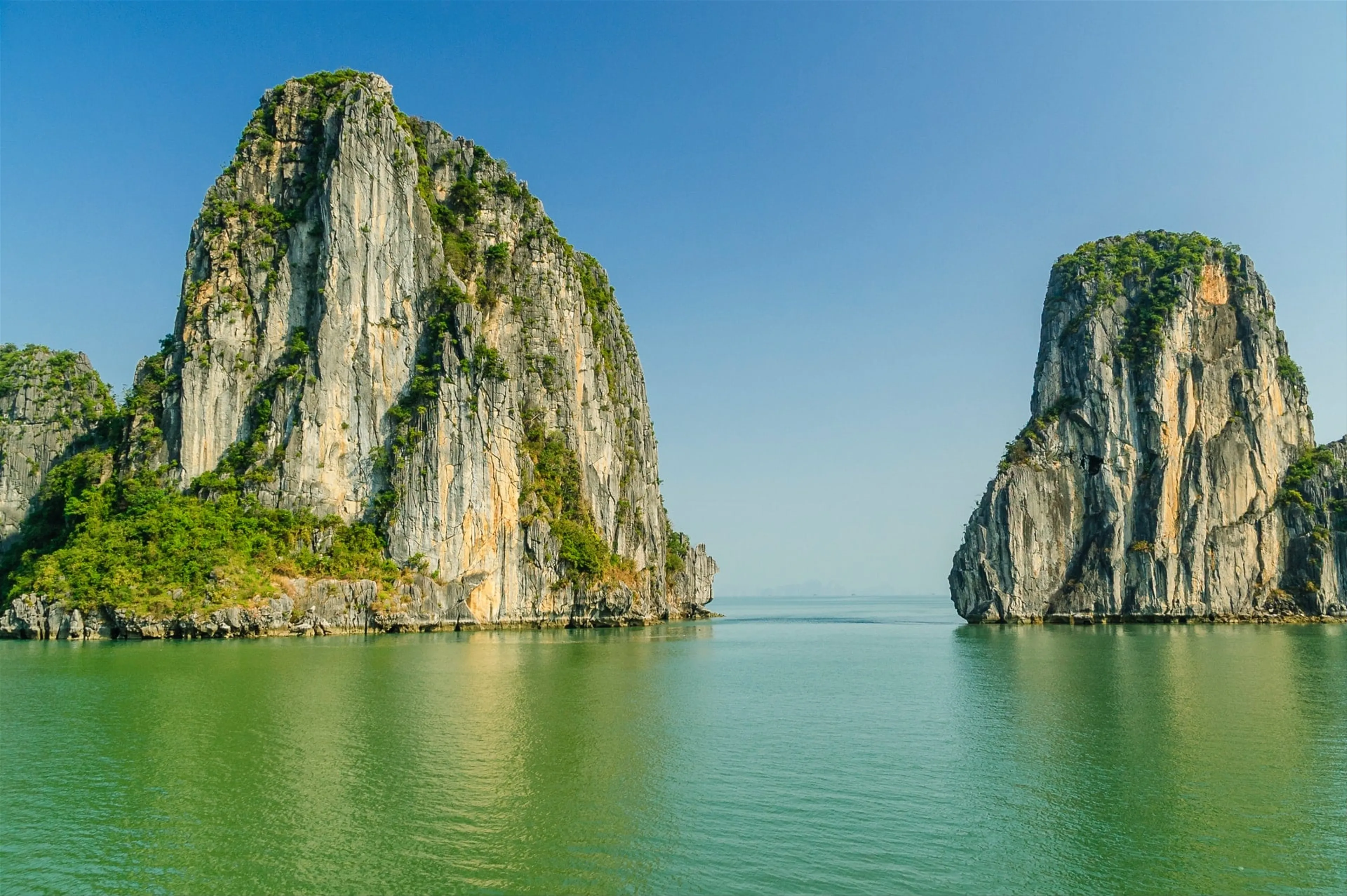 Athena Cruise Halong Bay 2 Days 1 Night – Explore Sung Sot Cave, Titov Island & Kayak Luon Cave