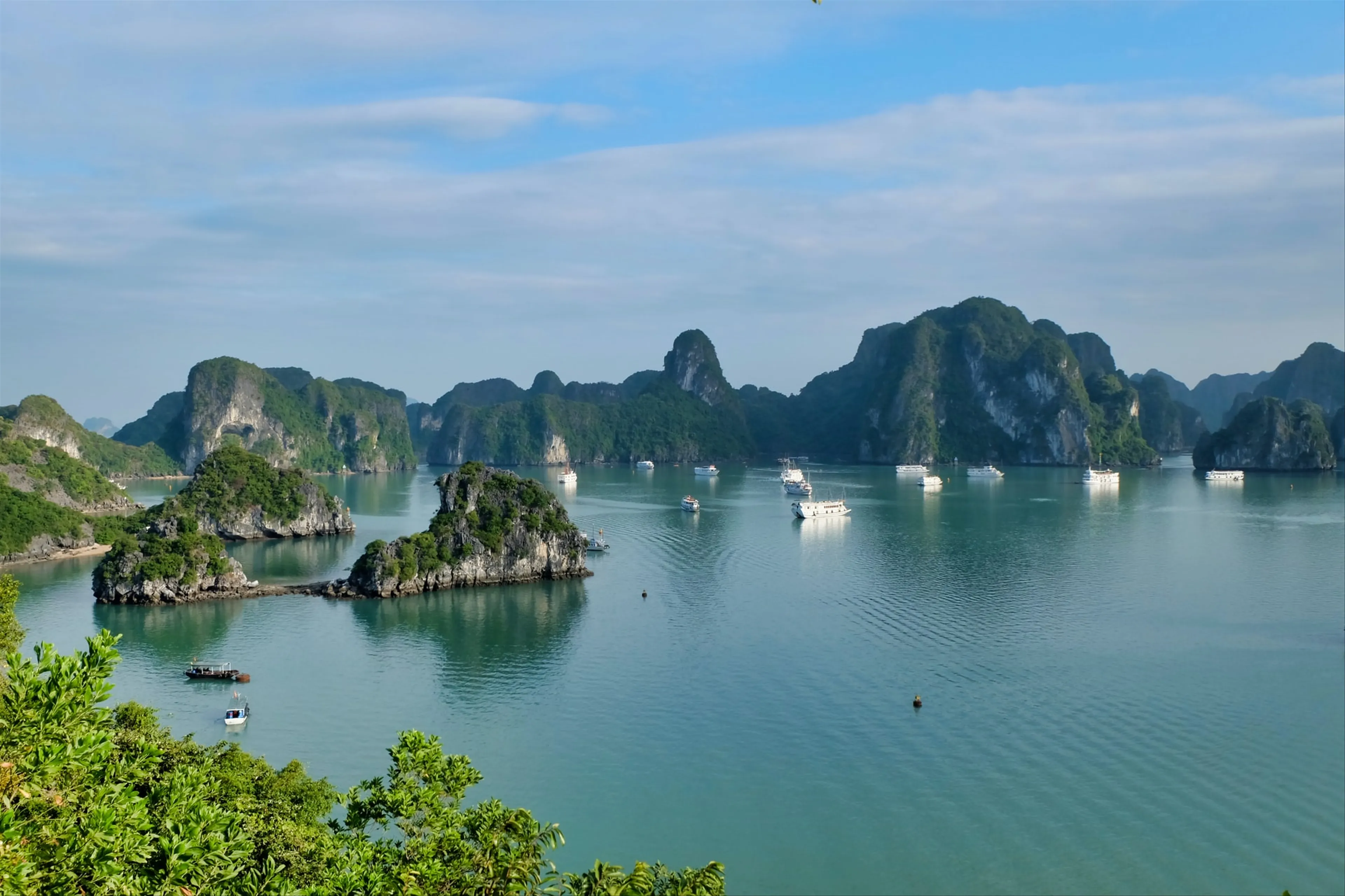 Oasis Bay Party Cruise Halong Bay – 2 Days 1 Night
