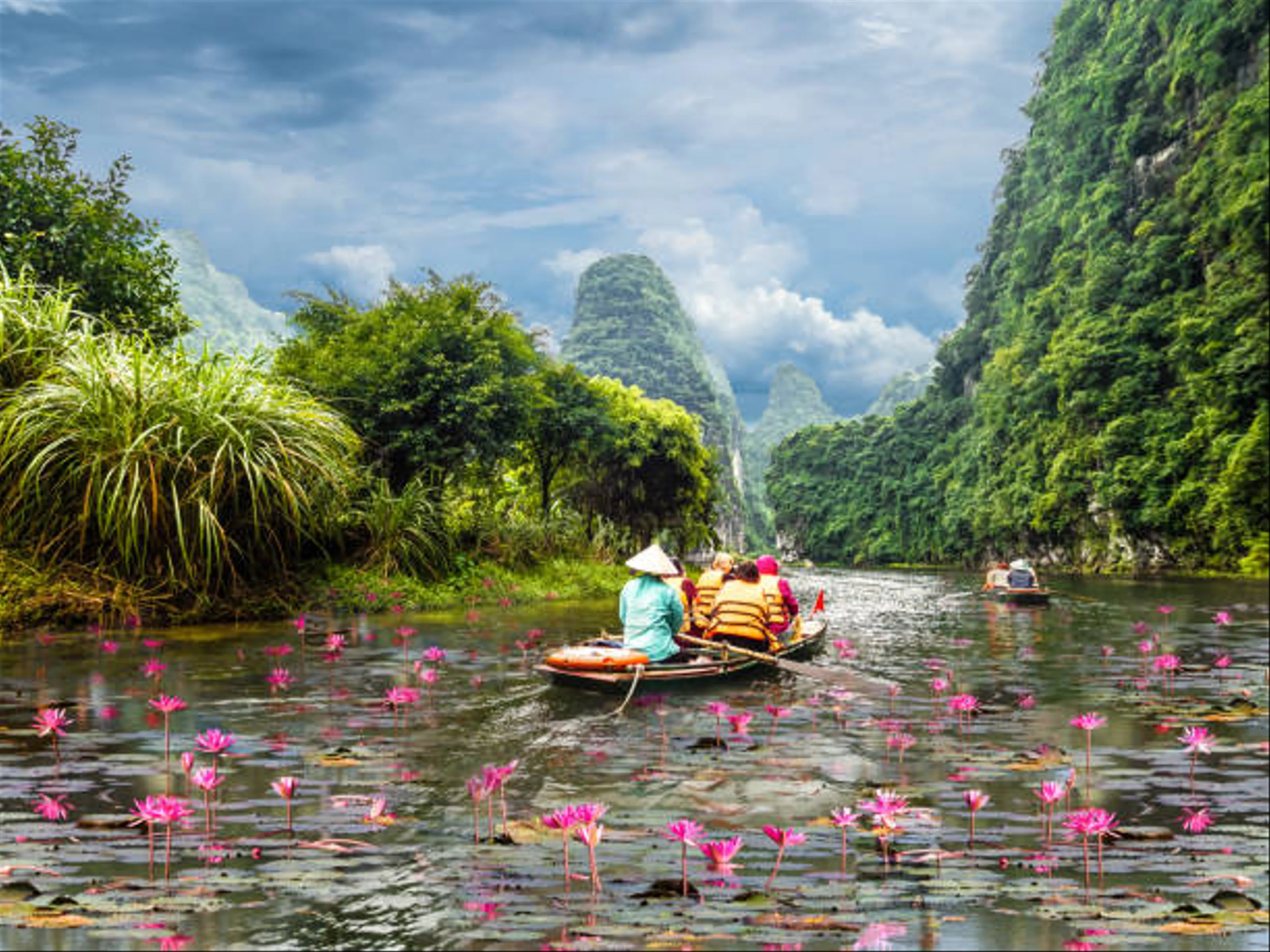 Ha Noi City - Ninh Binh - Ha Long Bay - Sapa - Fansipan 5 Days 4 Nights