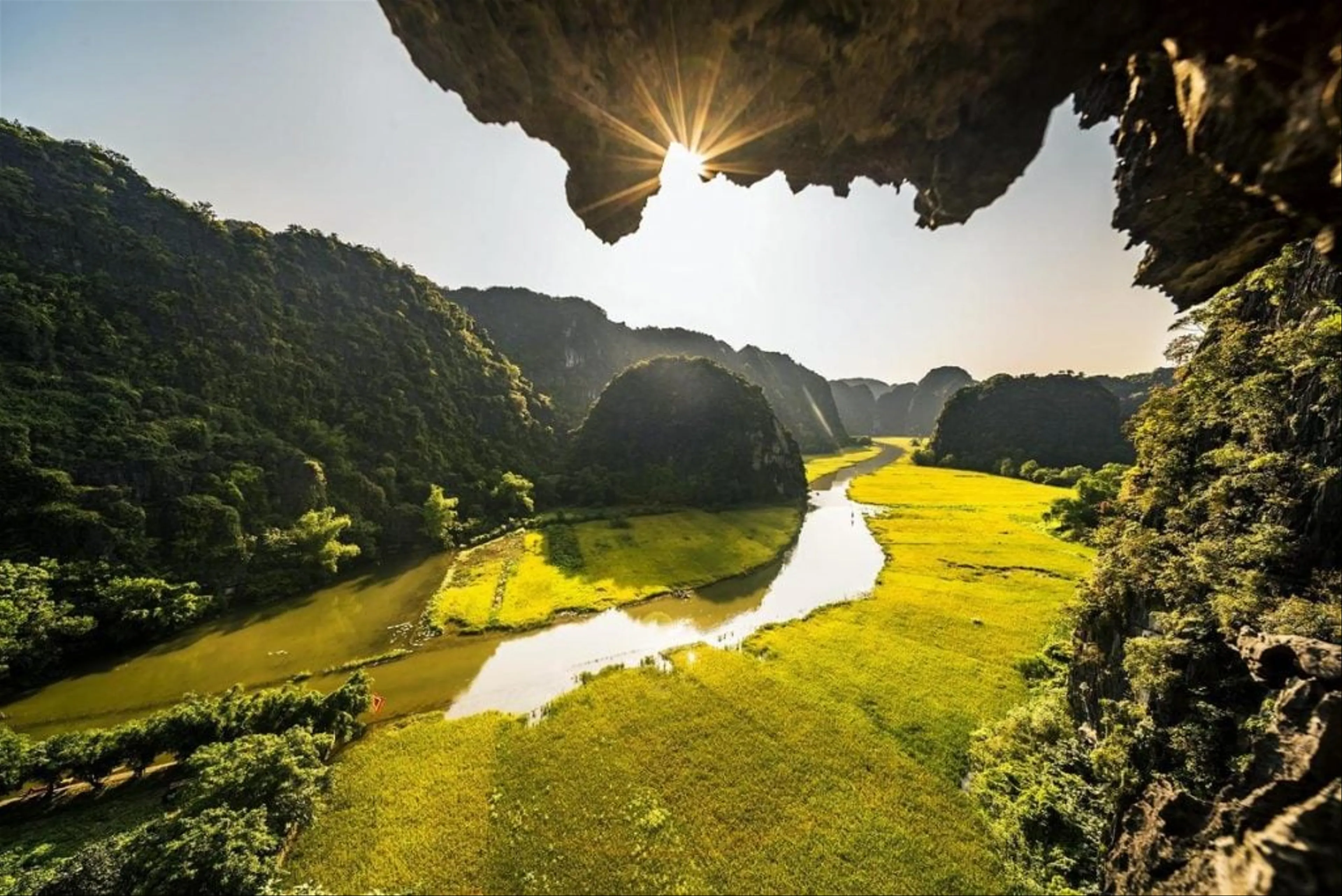 Discover Northern Vietnam: 5-Day Ultimate Adventure in Ninh Binh, Ha Long Bay, Sapa & Fansipan