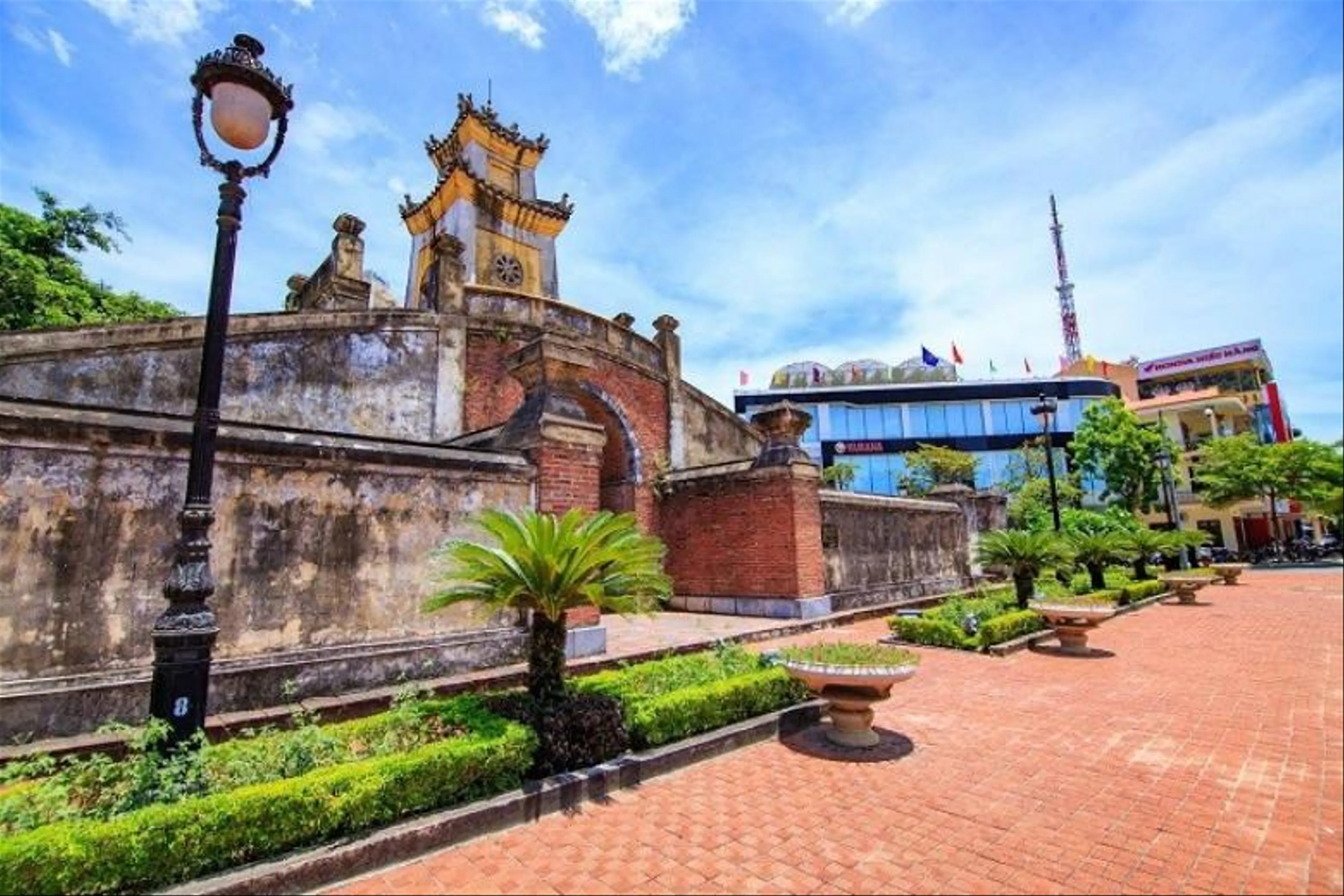 Hanoi - Paradise Cave - Nhat Le Beach - Quang Phu Sand Dunes 4N3D, Fly Vietnam Airlines + Car