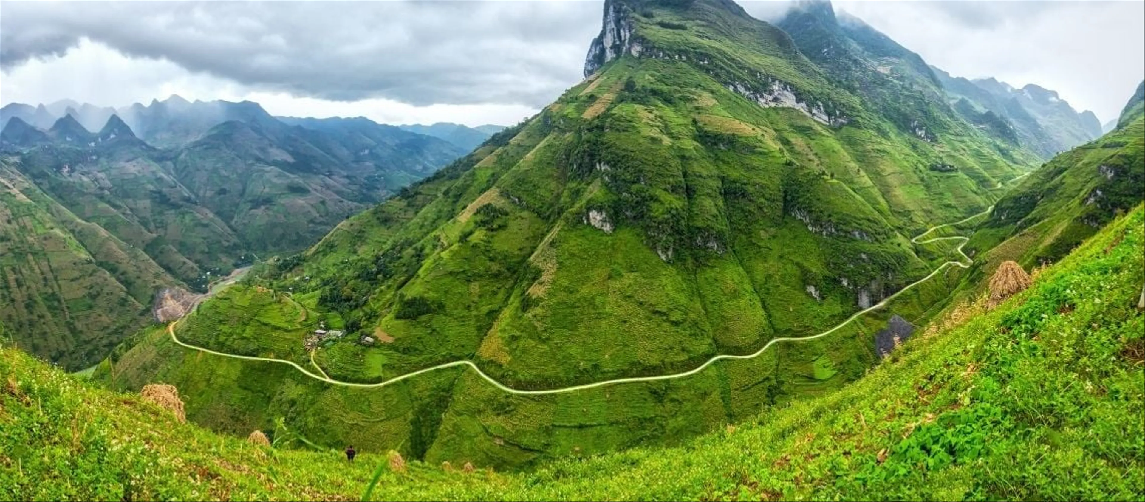 Ha Giang - Nho Que River - Du Gia 3 Days 4 Nights - Motorbike Tour 3 (1 Person Rides 1 Private Motorbike)