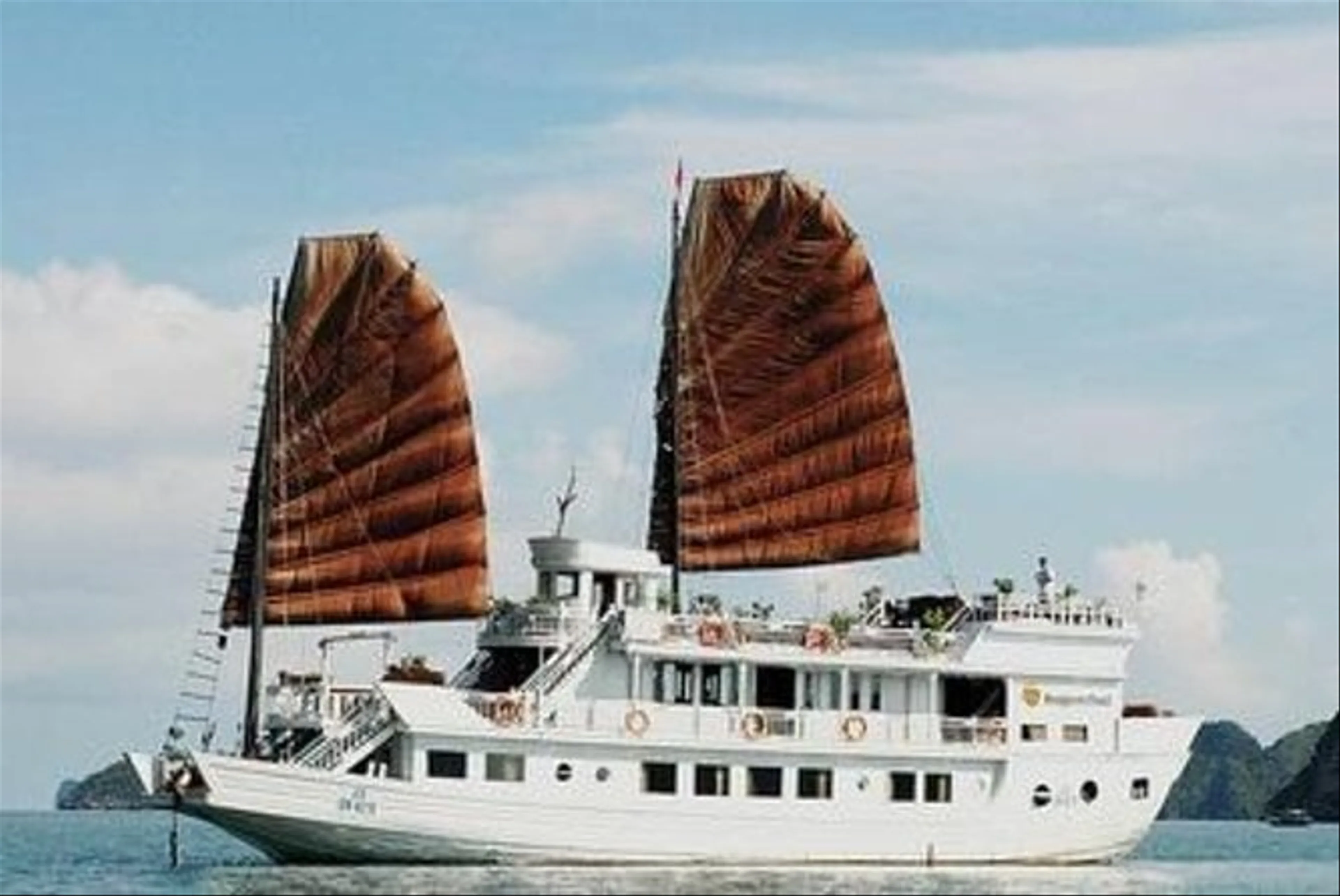 3-day Halong Bay & Lan Ha Bay Luxury Cruise From Hanoi