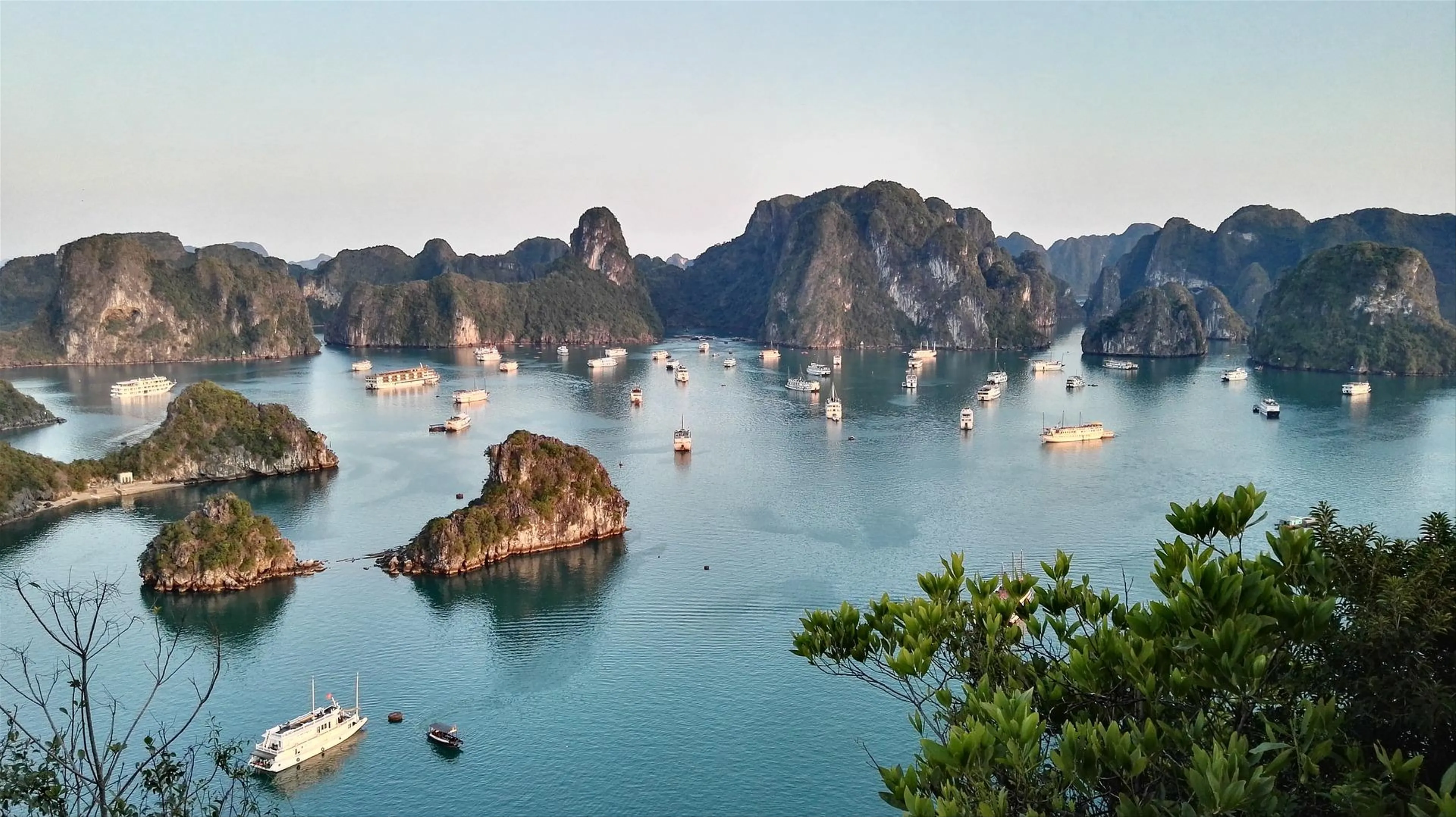 Bai Tu Long Bay Boutique Cruise 2 Days 1 Night – Explore The Untouched Side Of Halong Bay