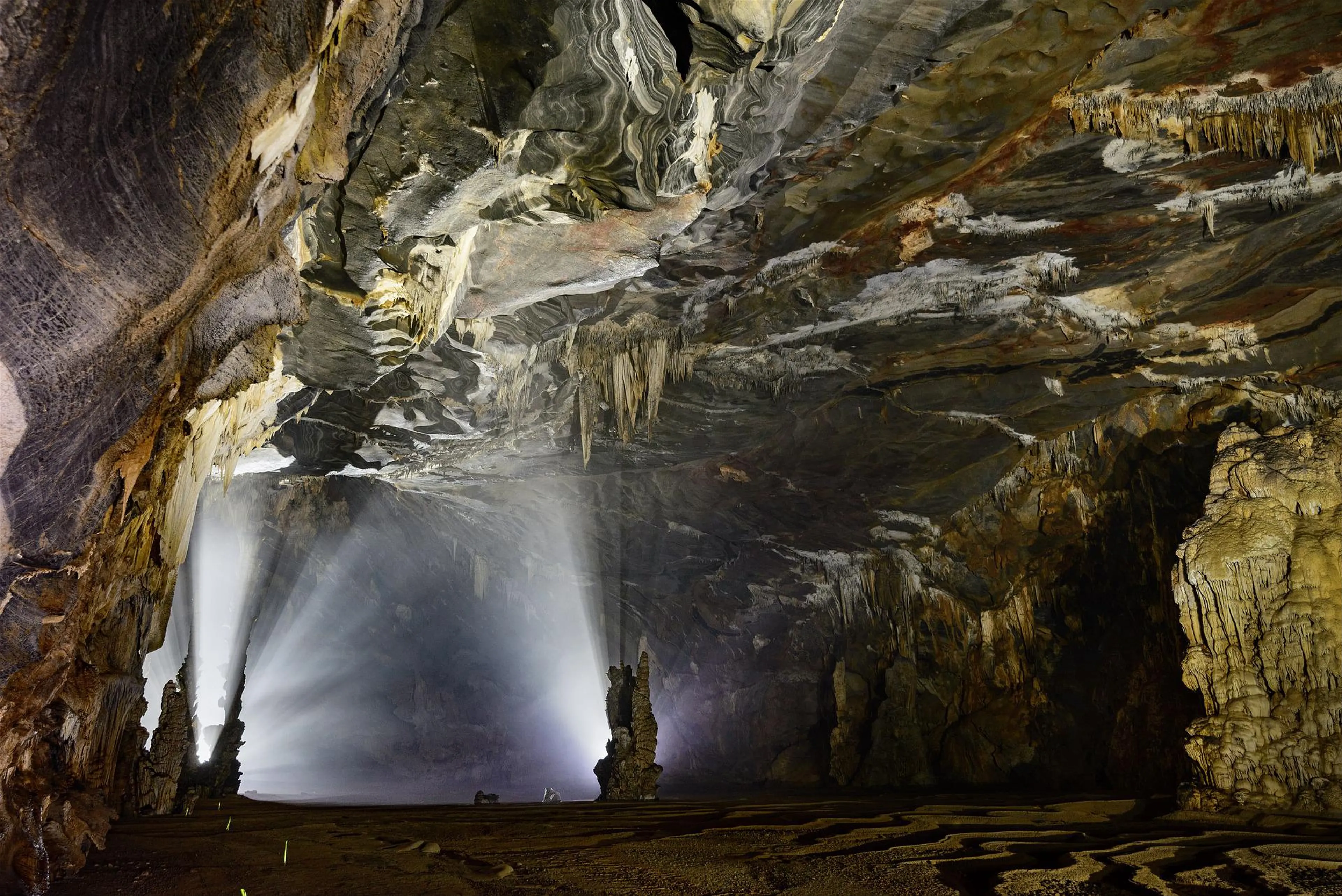 Hue – Phong Nha 2 Days 1 Night Tour: Explore Paradise Cave, Phong Nha Cave & Dark Cave Adventure