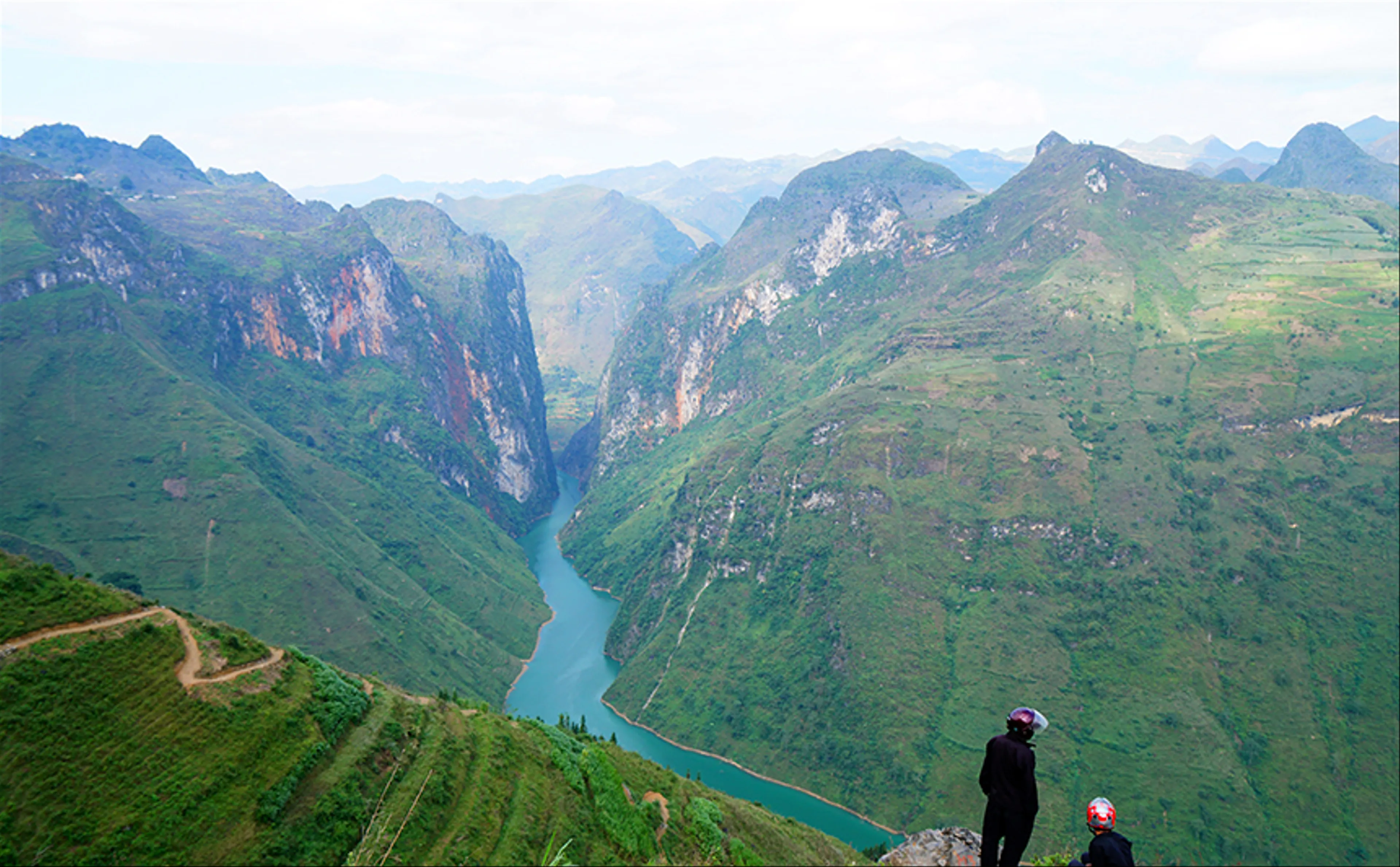 Ha Giang - Nho Que River - Du Gia 3N4D - Motorbike Tour 2 (1 Guide Cum Driver With 1 Guest)