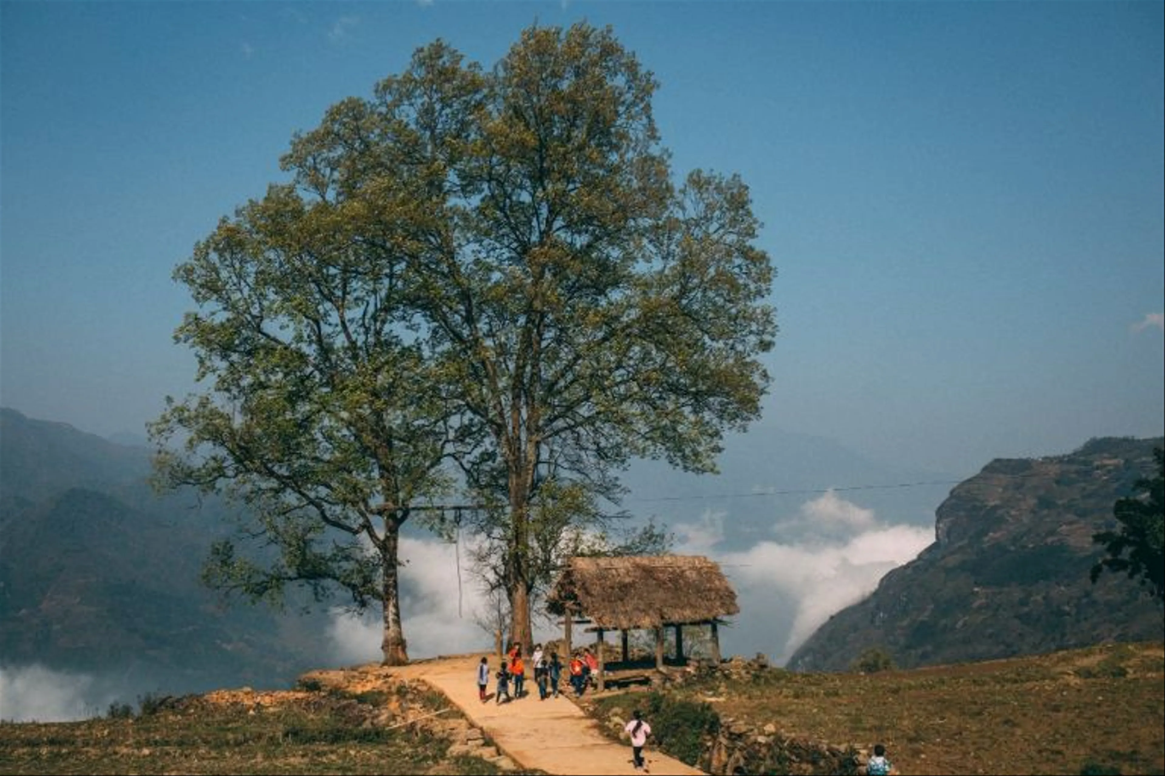 Sapa - Y Ty - Lung Po 3 Days 2 Nights (4-Star Pistachio Hotel)