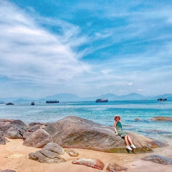 Bãi biển nên thơ bậc nhất thành phố