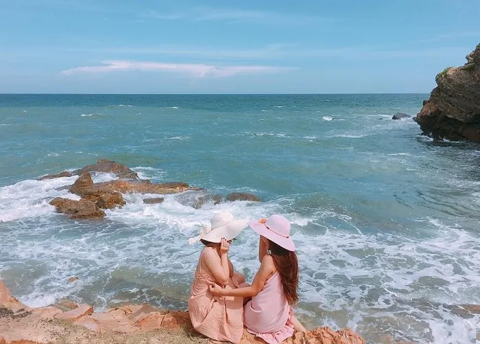 Bãi Lữ vẫn giữ được nét thô mộc, bình dị khi ẩn mình trong thiên nhiên trầm mặc, hoàn toàn biệt lập với khu dân cư và không khí xô bồ nơi đô thị.
