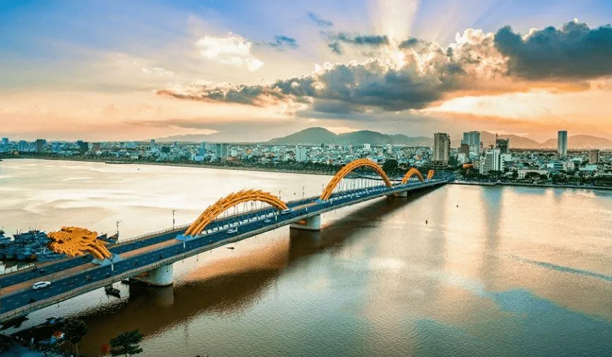 Cầu Rồng - biểu tượng của thành phố Đà Nẵng