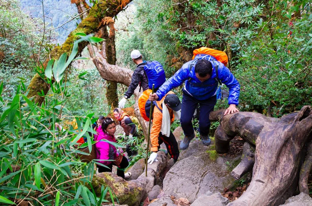 Trekking cũng là môn thể thao mạo hiểm được nhiều người yêu thích