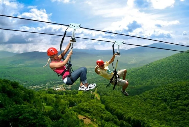 Zipline là trải nghiệm mạo hiểm khá đơn giản